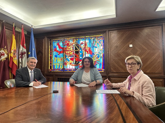 Firma convenio odontólgos-26.jpg
